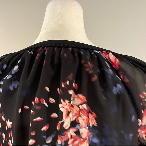 White House Black Market Floral Bishop Sleeve dress size 6P - Picture 9 of 15